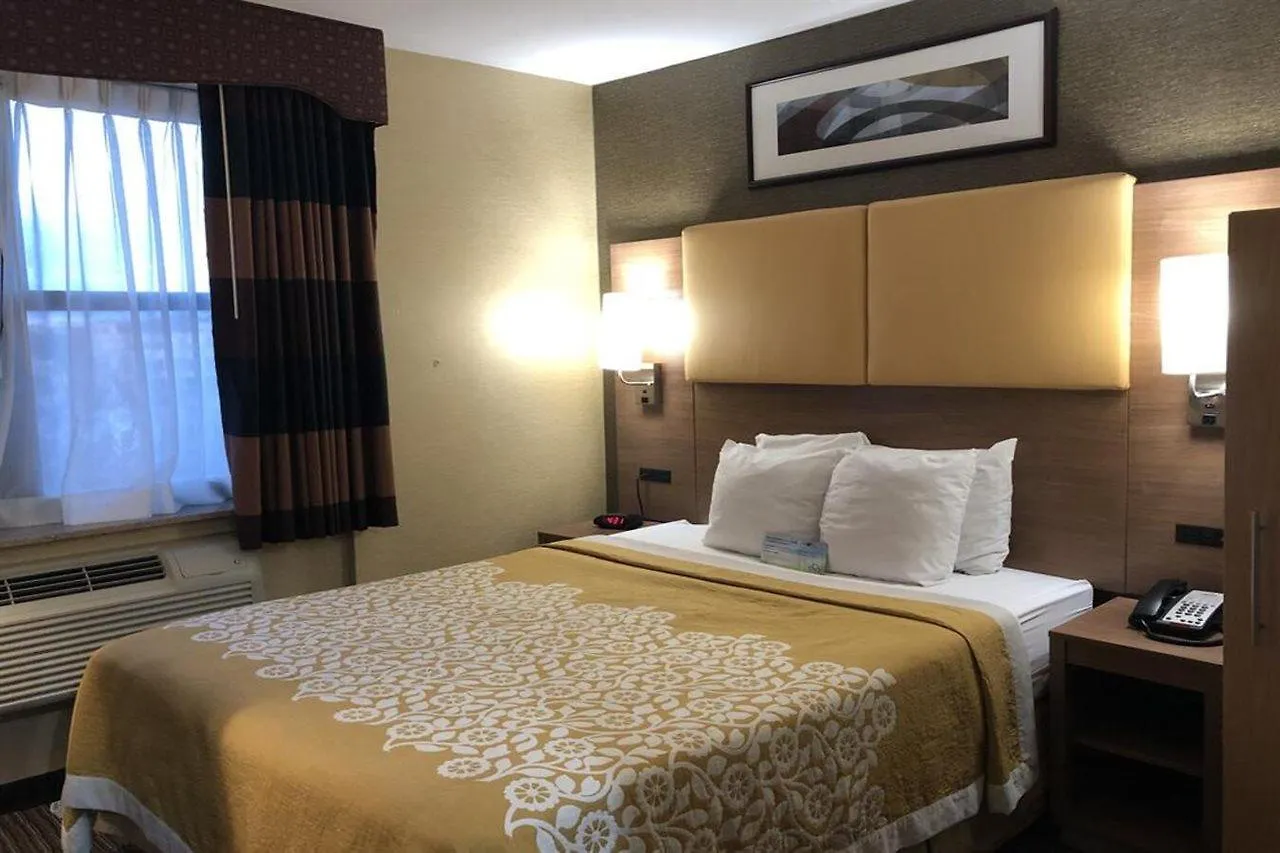 Hotel Days Inn By Wyndham Brooklyn New York