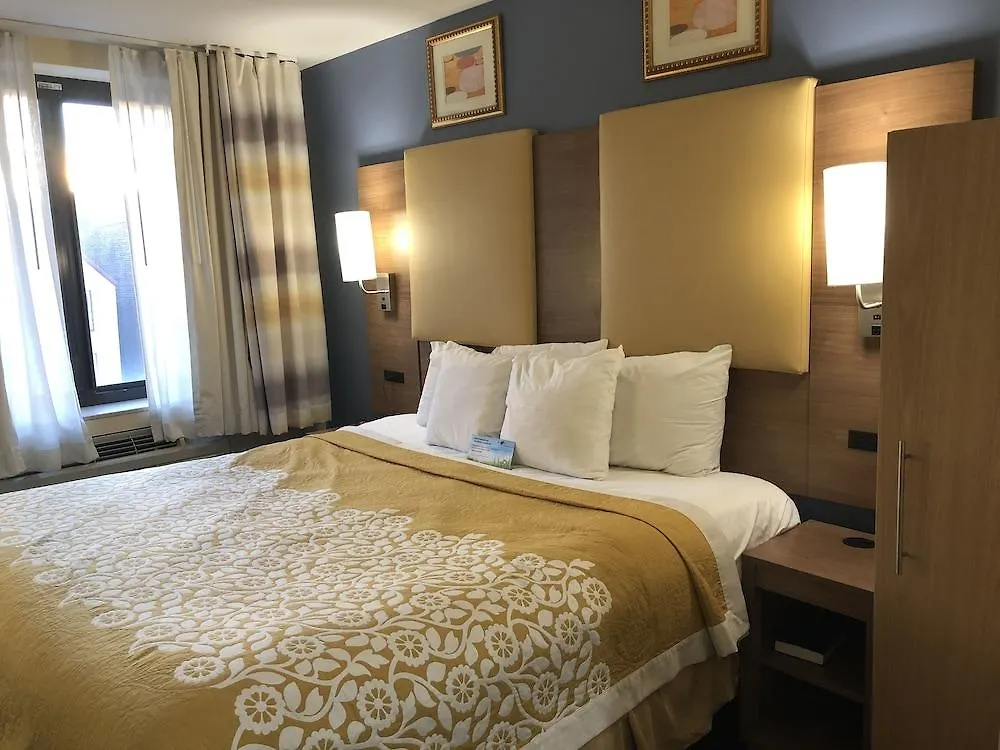 Days Inn By Wyndham Brooklyn New York Hotel