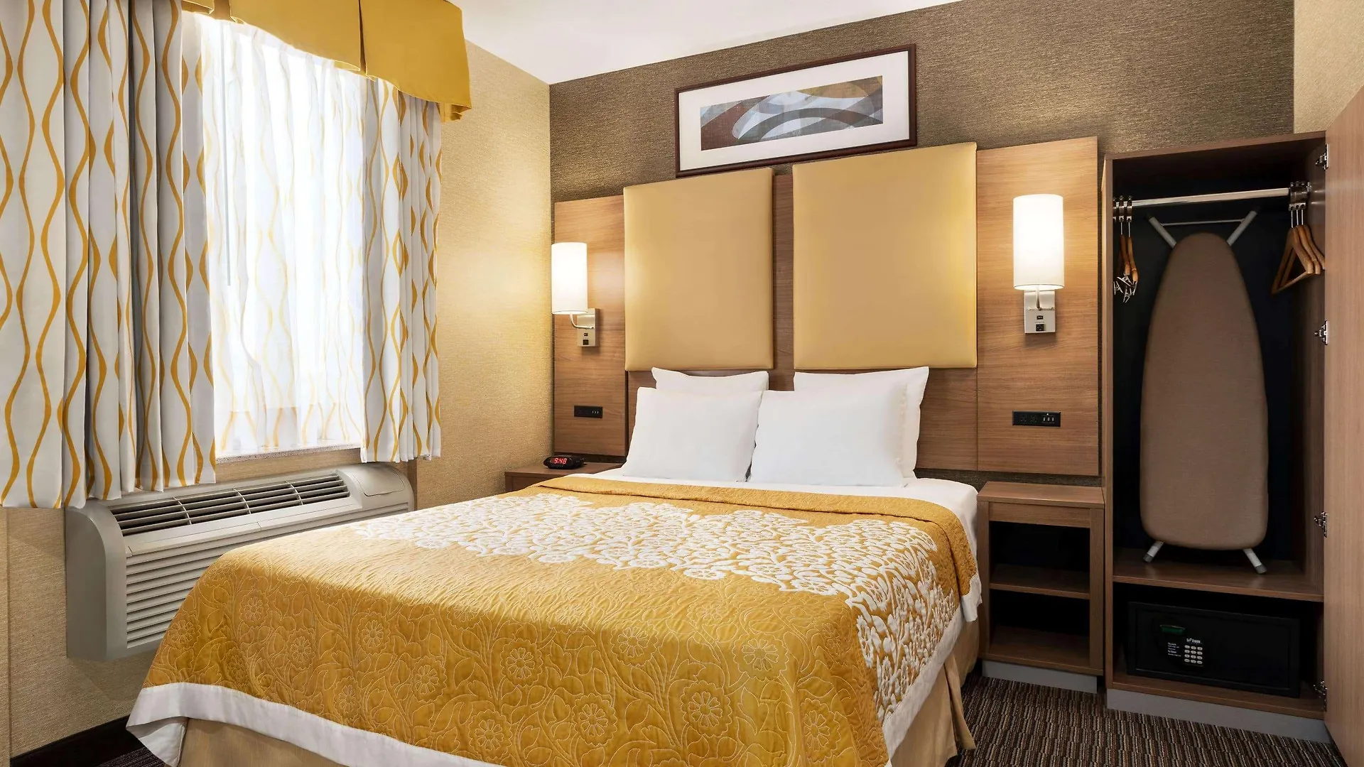 Hotel Days Inn By Wyndham Brooklyn New York