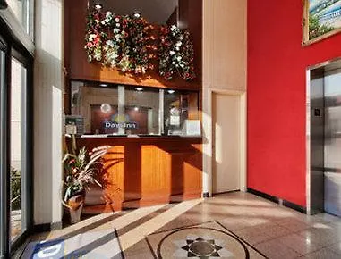Days Inn By Wyndham Brooklyn New York Hotel