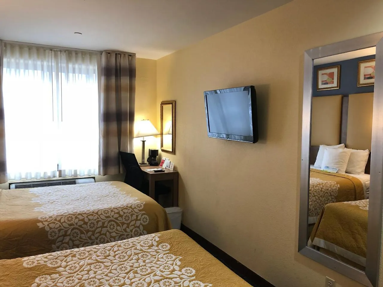 Days Inn By Wyndham Brooklyn New York Hotel