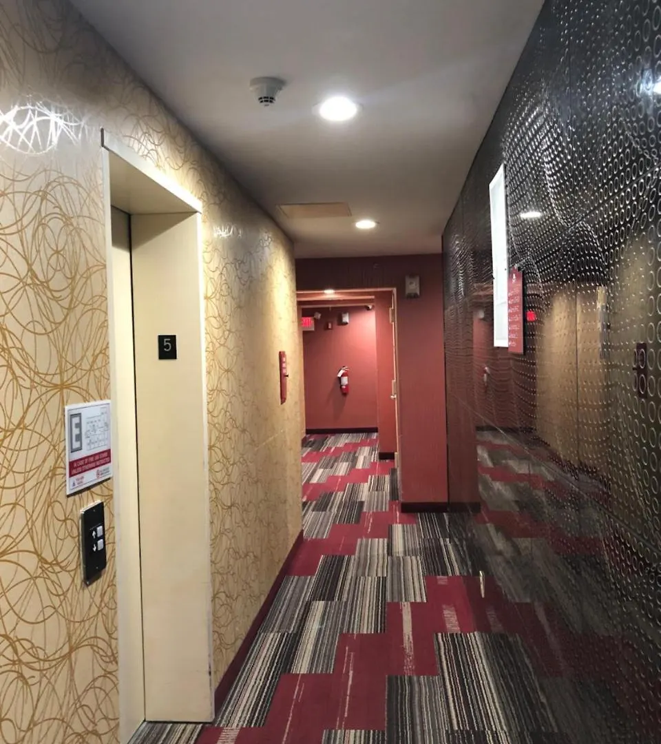 Hotel Days Inn By Wyndham Brooklyn New York