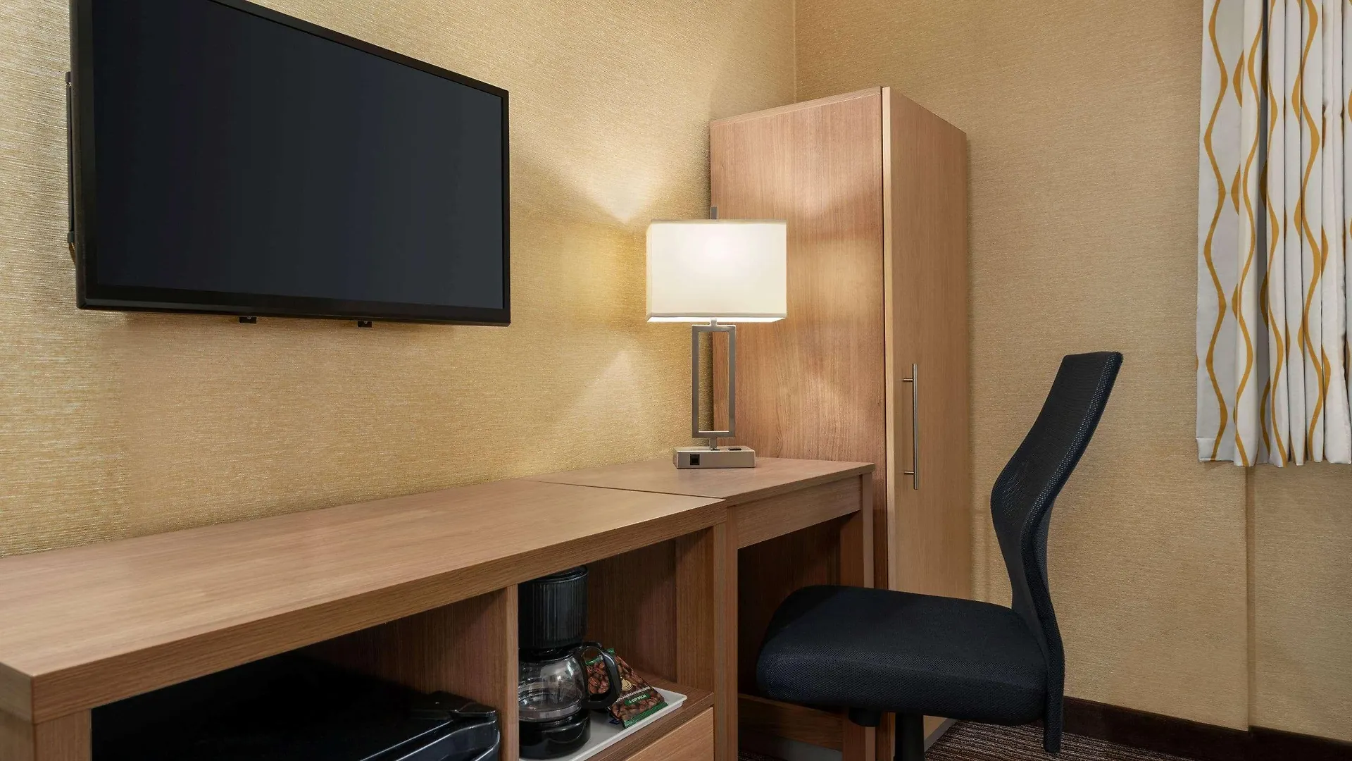 Days Inn By Wyndham Brooklyn New York